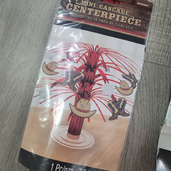 Western Party Supplies Set - Cowboy-Themed Decorations Invitations & Game - Picture 6 of 11